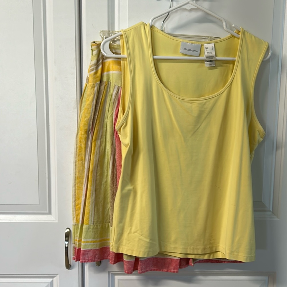 2piece outfit so 12 skirt LGL Liz, top skirt by STREET scape. Very cool colors.